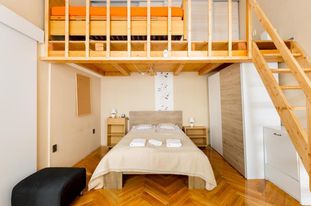 Szentkiralyi 5 - Double Basic In The City Center - Self-Check-In Budapest Ngoại thất bức ảnh