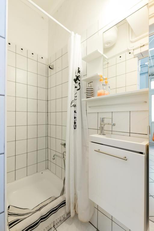 Szentkiralyi 5 - Double Basic In The City Center - Self-Check-In Budapest Ngoại thất bức ảnh