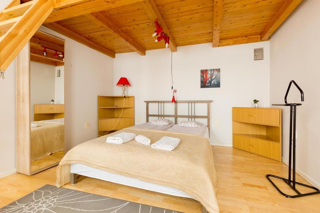 Szentkiralyi 5 - Double Basic In The City Center - Self-Check-In Budapest Ngoại thất bức ảnh