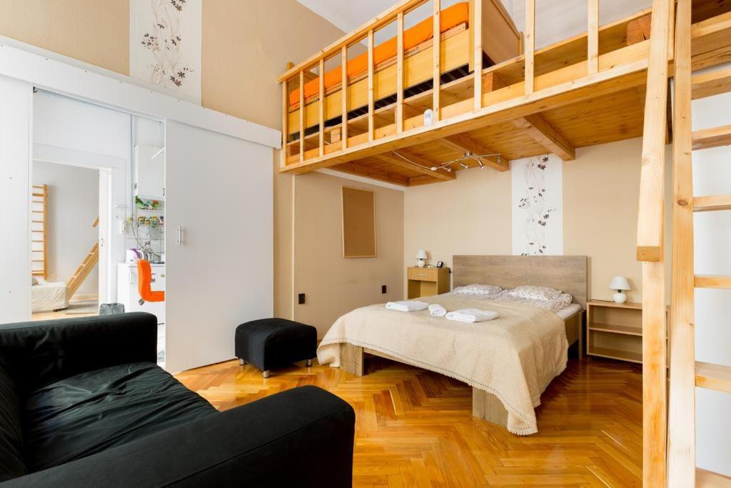 Szentkiralyi 5 - Double Basic In The City Center - Self-Check-In Budapest Ngoại thất bức ảnh